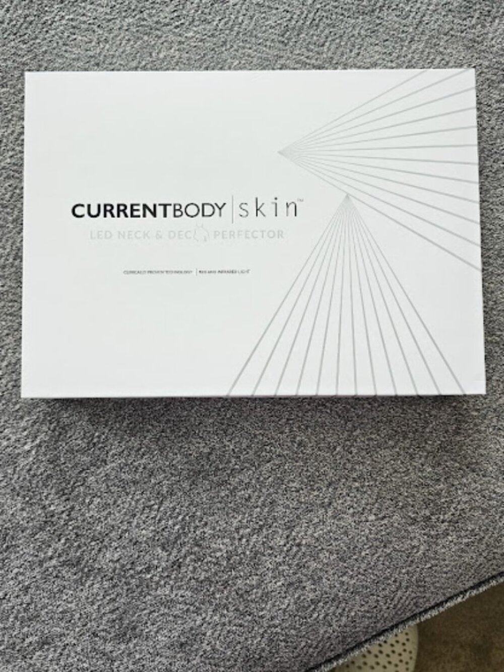 CurrentBody Neck and Décolletage Mask — Series 1 - Picture 4 of 4